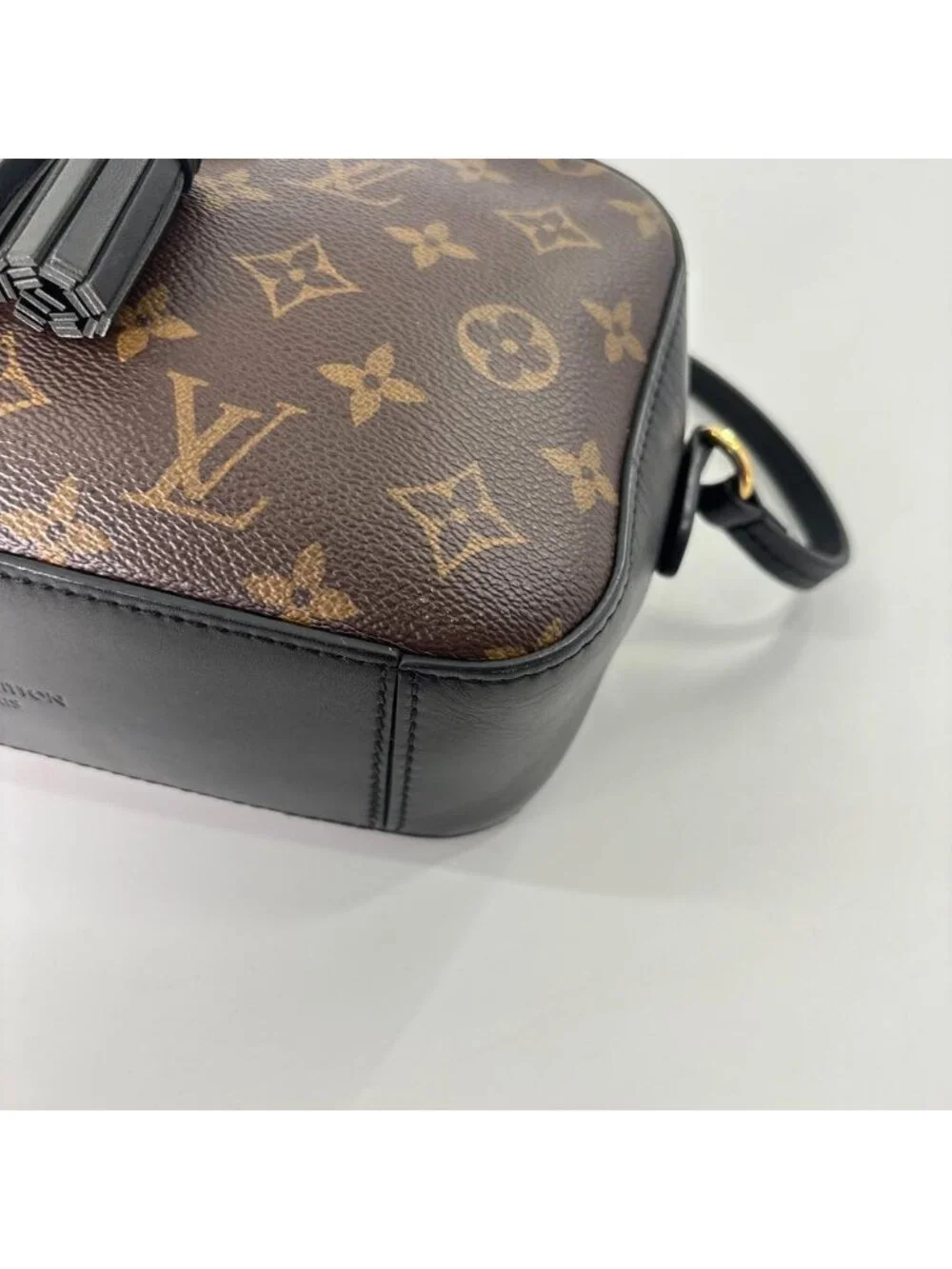 Louis Vuitton Super Shoulder Bag Monogram Saintonge Black